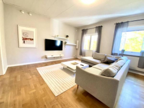 XL apartment with free parking